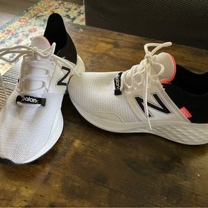 New balance fresh foam black & white